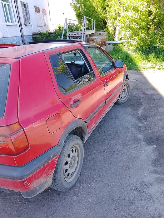 Продам авто фольцвагин б 3