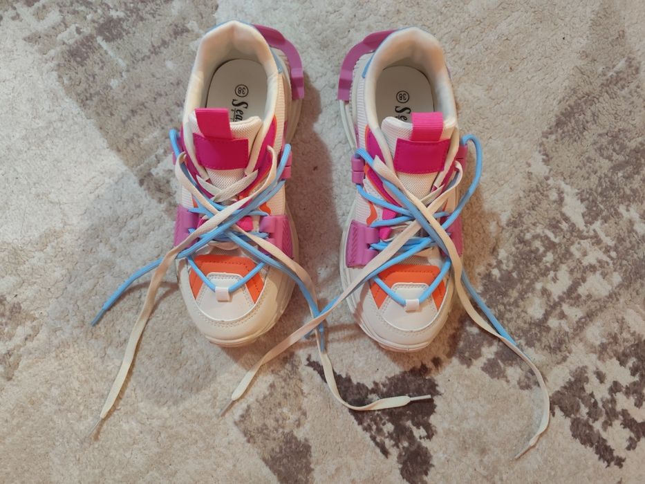 Дамски Маратонки,38 номер