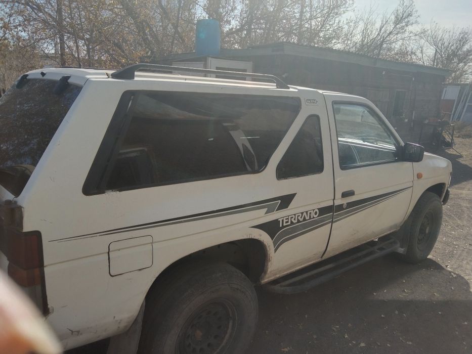 Nissan Terrano 1