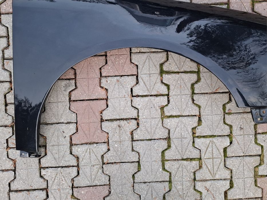 Vând aripi VW PASSAT B6 culoare  negru,maro LC9x și argintiu