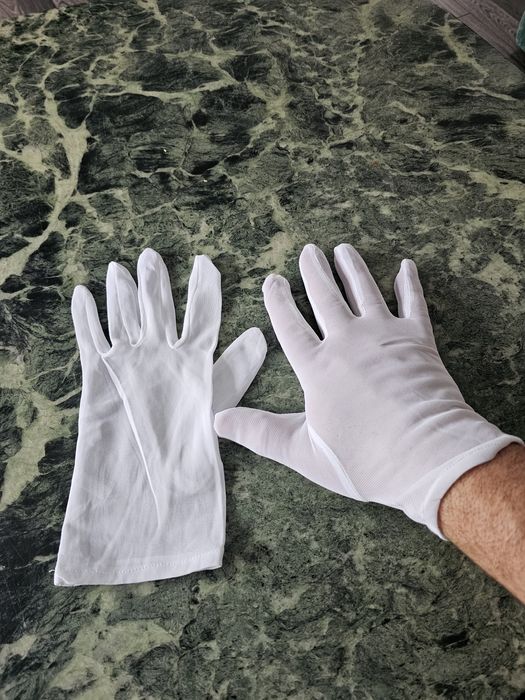 mănuși albe de prezentare vitrină.perfecte și pentru parade.set de 12
