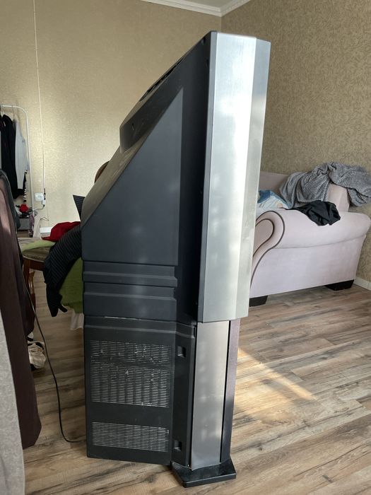 Телевизор старый