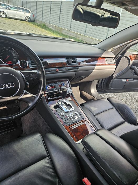 AUDI A8 3.0 V6 quattro