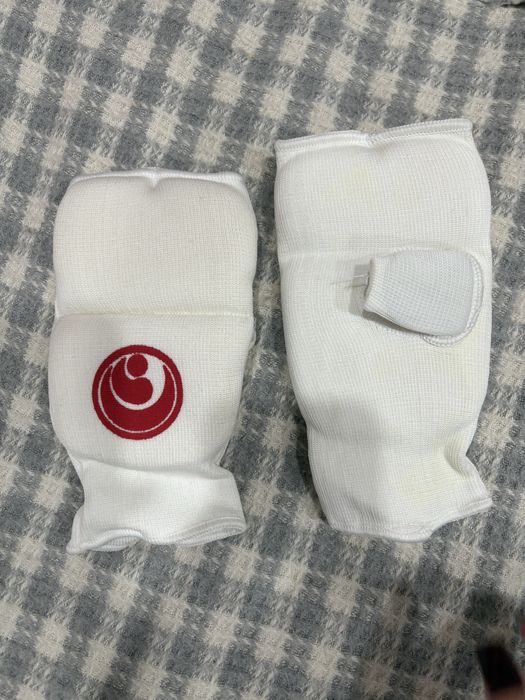 Продам нарукавники для каратэ