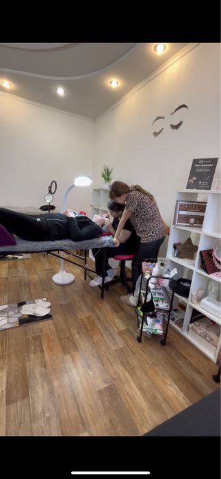 Обучение наращиванию ресниц