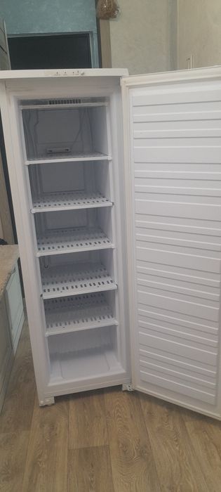 Продам морозильник Бирюса