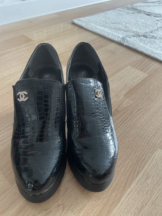 Отдам женскую обувь