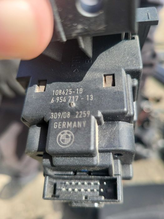 Contact cheie pornire bmw seria 1 e81,e82,e87,e88 pentru volan stanga