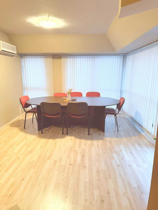 Дава се под наем Офис в Пловдив, Център - 93 кв.м за 800 € - Снимка #2