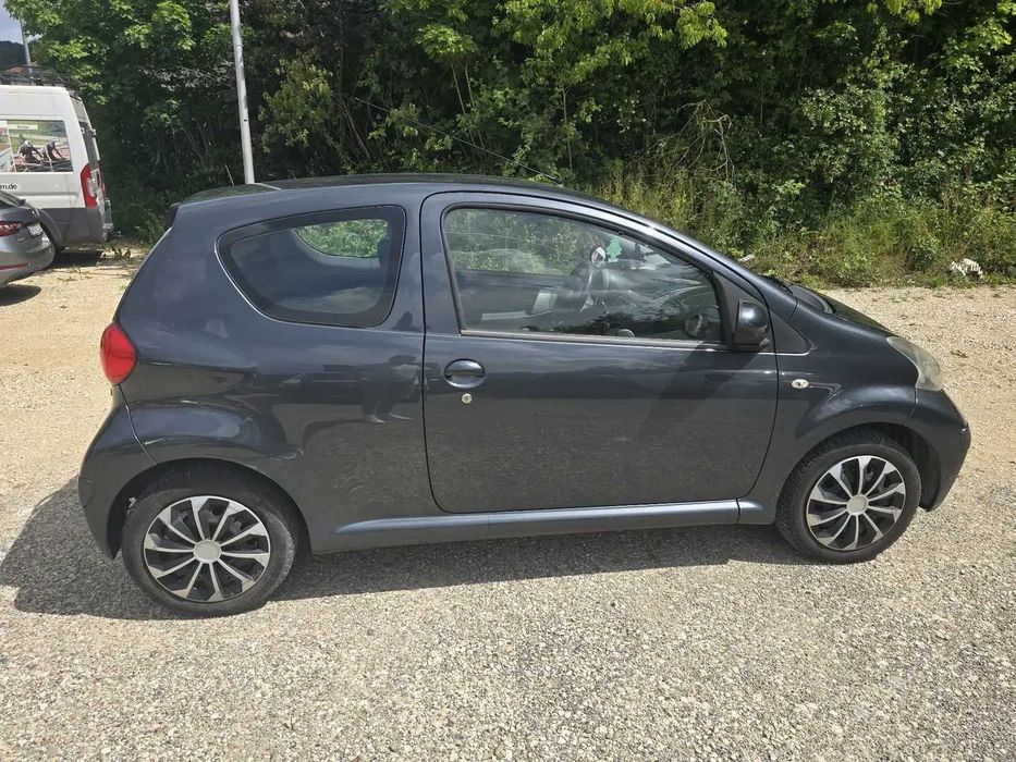 На Части Toyota Aygo 1.0 бензин 68к.с. 2006г.