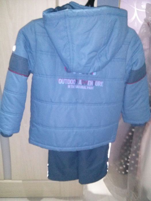 Продам комплект куртку+брюки для мальчиков