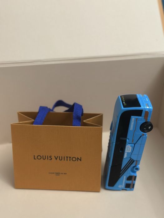 Оригинальная коробка и пекат Louis Vuitton