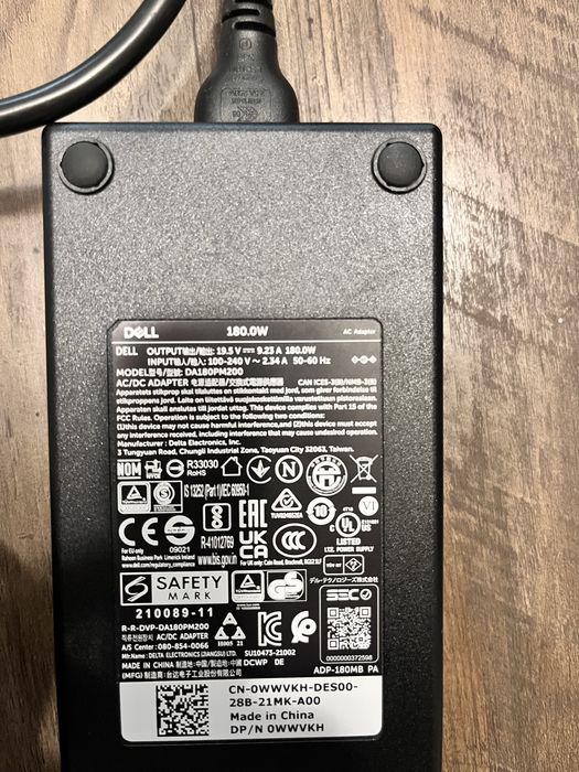 Docking station Dell TB16 cu adaptor de 180w