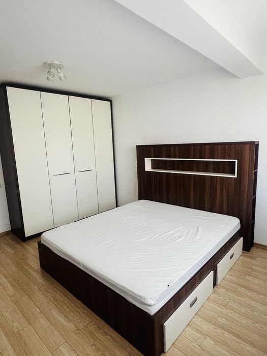 Inchiriez apartament 2 camere cu loc de parcare(direct la proprietar), zona Auchan Titan