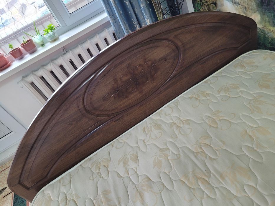 Кровать двуспальная