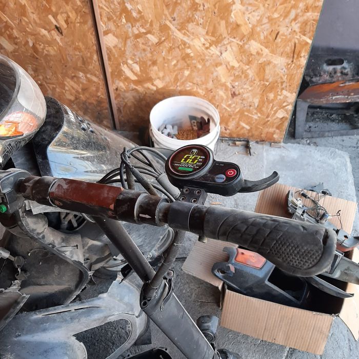 Продам или обмен.  2 скутера и самокат .