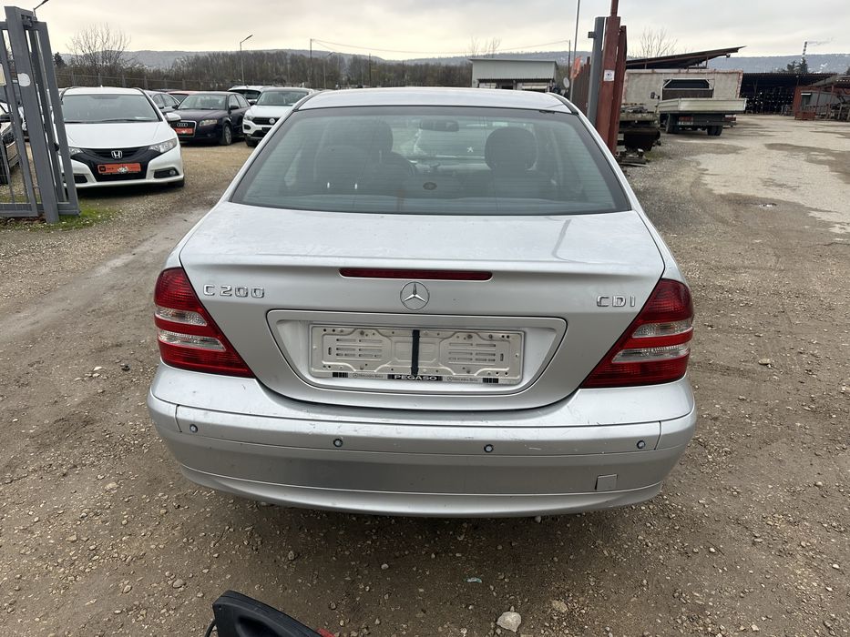 Задна броня за w203 Мерцедес C classe facelift седан!