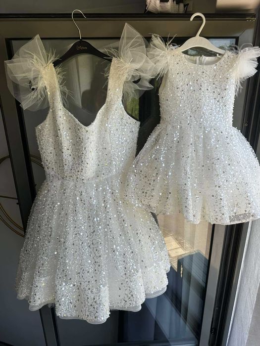 Детска бяла рокля с блестящ ефект за кръщене/шаферка/еднакви рокли