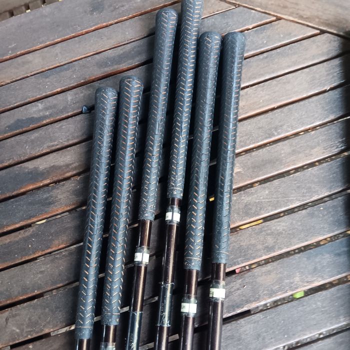 Две чанти със стикове за голф