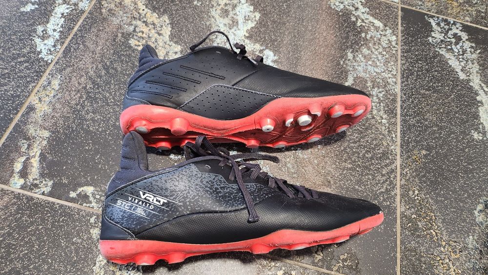 Футболни обувки / бутонки Kipsta 40 номер