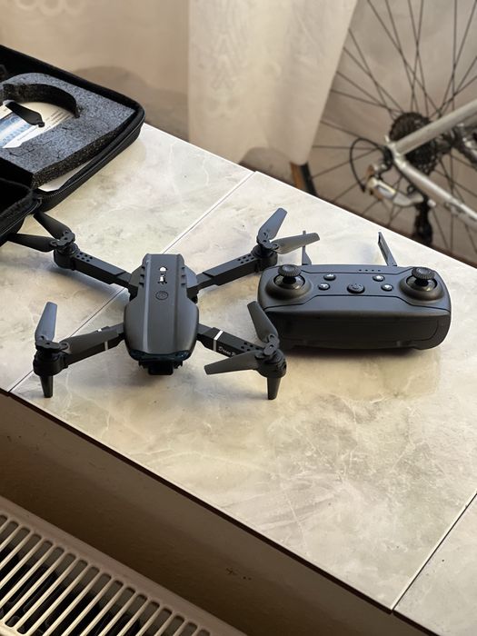 Vand drona in stare impecabila