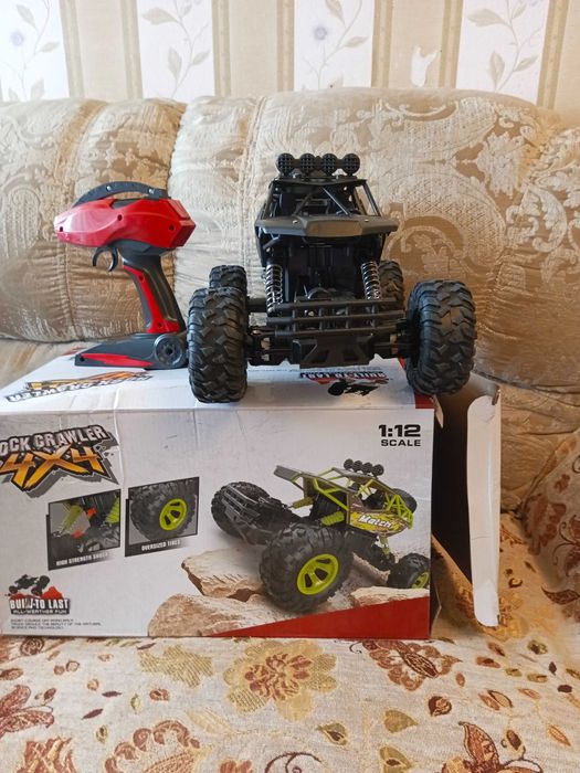 Радиоуправляемая машинка