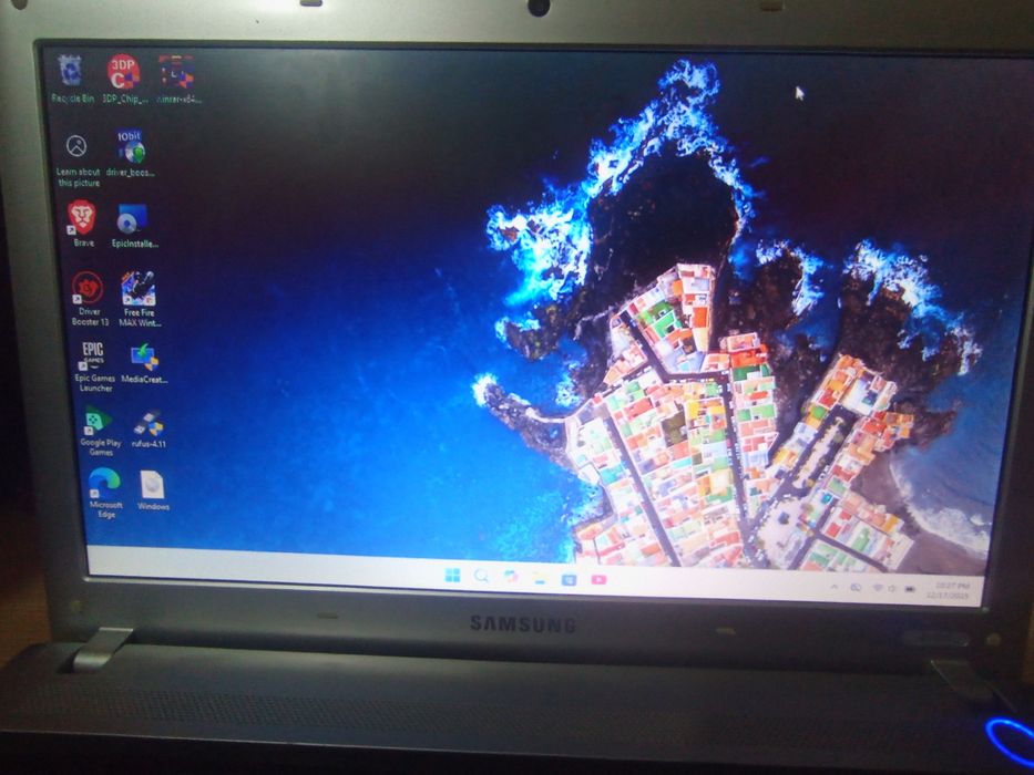 Vând Laptop Samsung e300