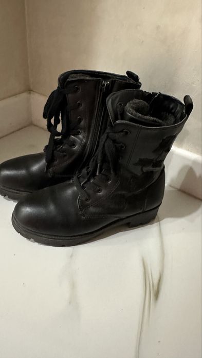 Отдам даром детскую обувь