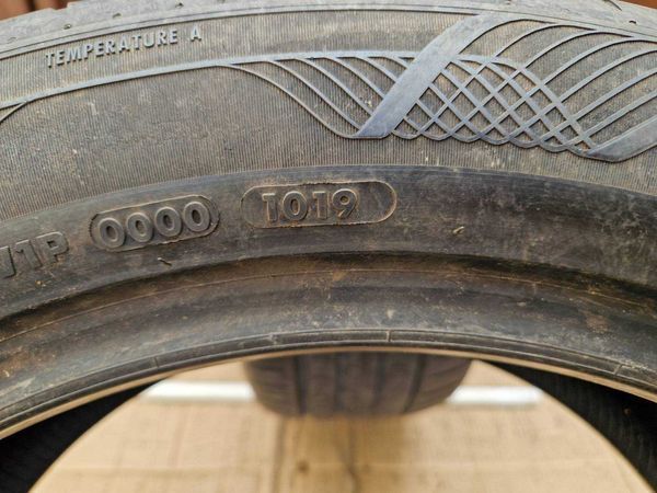 2 Vredestein R18 235/50
летни гуми
DOT1019