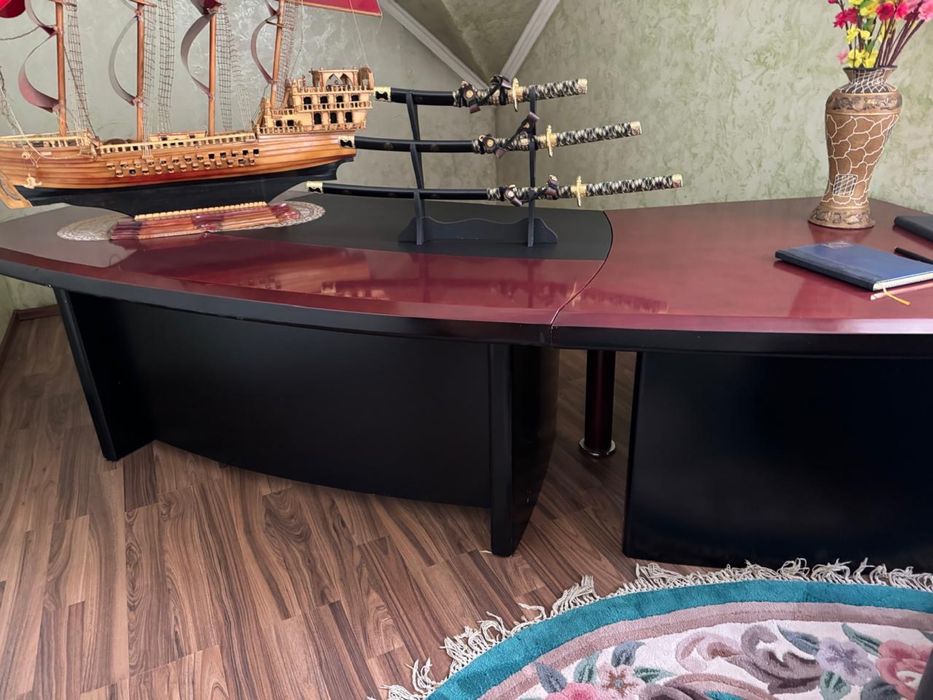 Продам офисный стол