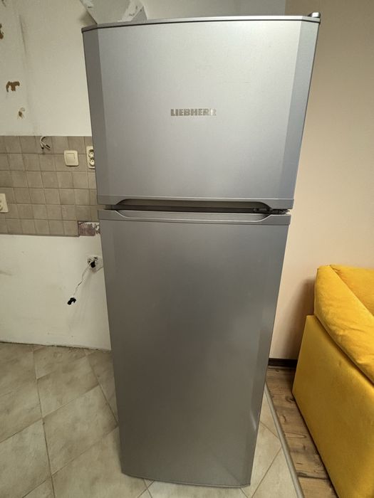 Хладилник Liebherr с горна камера