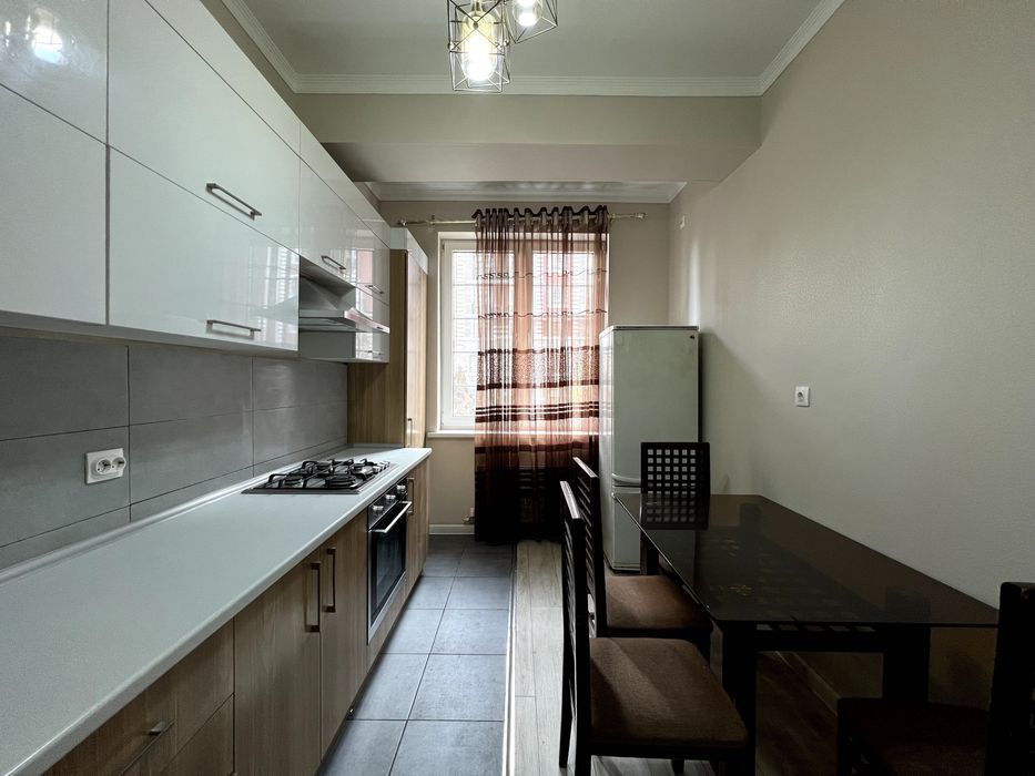 Продаётся 3х комнат квартира 72 м2 кирпич ЖК "ГРИНВИЧ" Электроаппарат