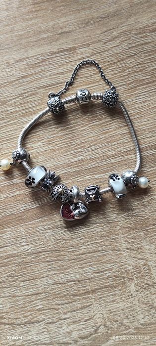 Продам браслет Пандора оригинал.