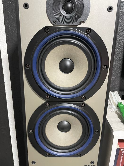 Schimb  boxe b&w stare foarte buna 9,5