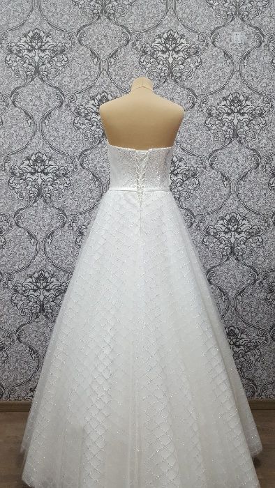 Vand rochie de mireasa noua