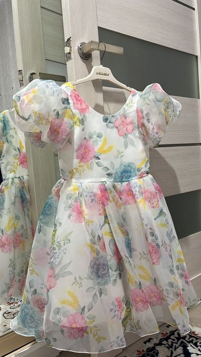 Продается детское платье 120-134