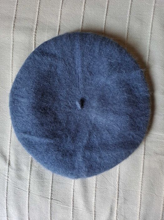 Продавам италианска, нова мохерна барета