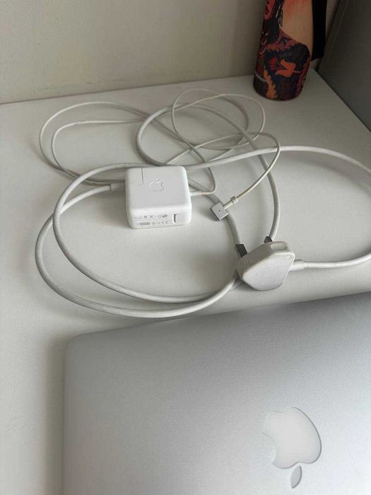 Apple MacBook Air 11” A1465 на ремонт. Торг