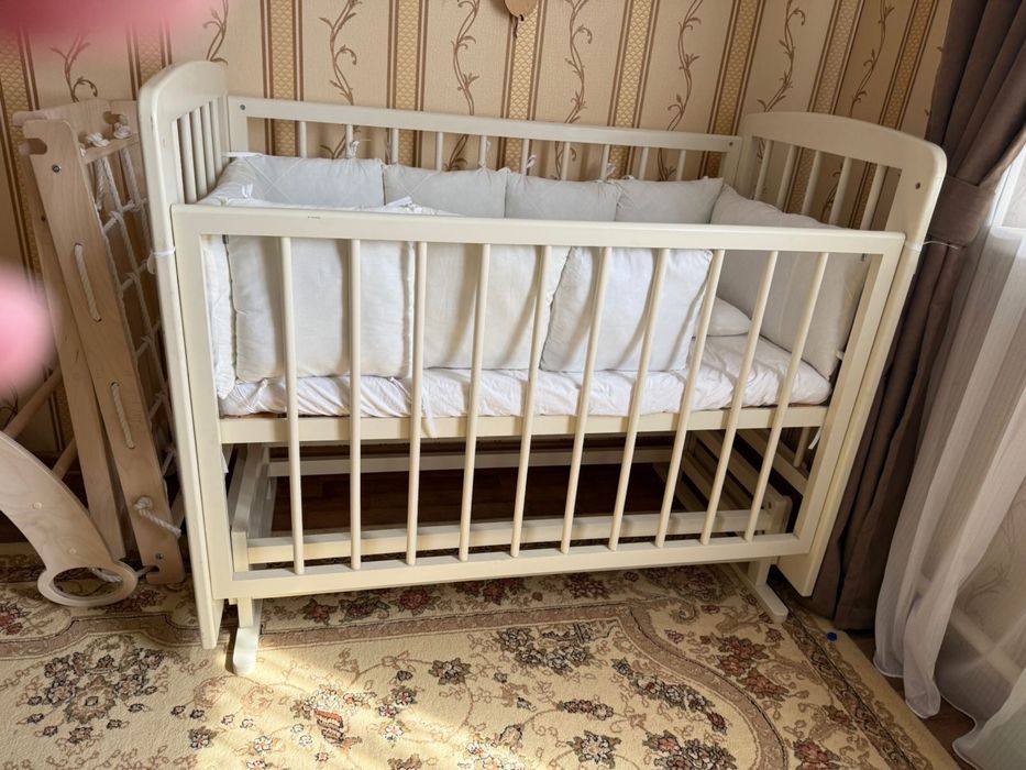 Детская кроватка манеж