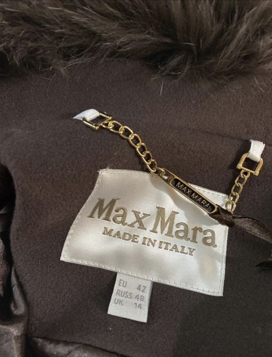 Palton superb , Max Mara.