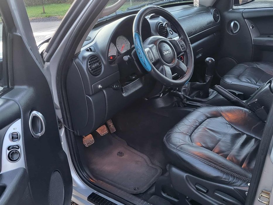 Jeep Cherokee 2004, 2.5 Diesel, 143 CP, 4×4