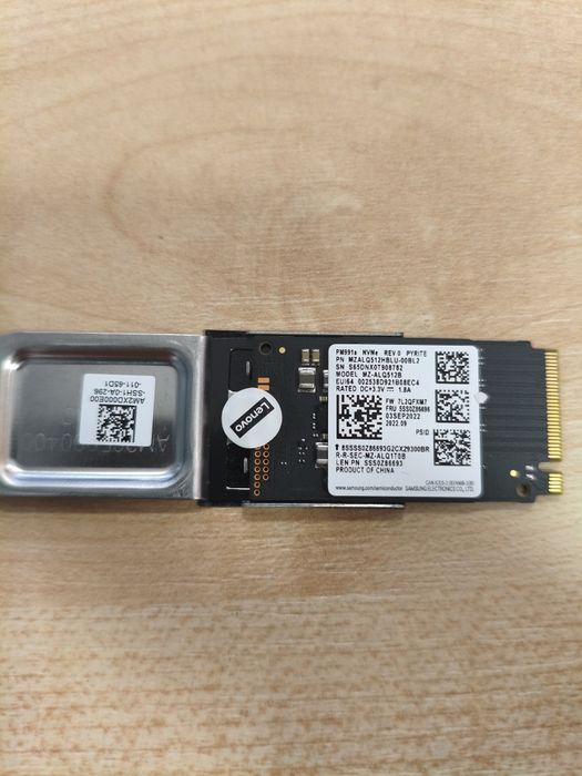 SSD 240GB, 500GB. HDD 1TB 2,5'.