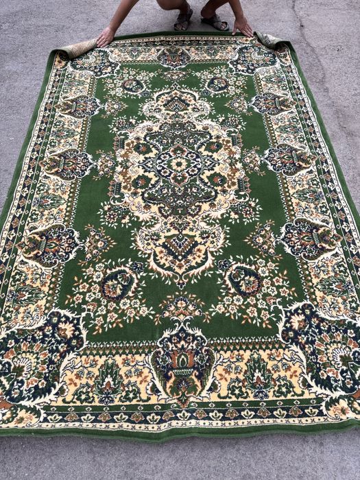 Продам ковры новые