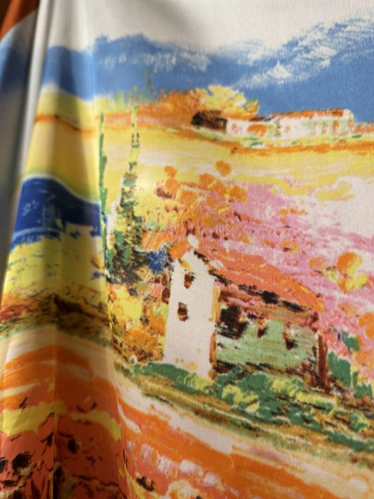 Eșarfă mătase 100% cu imprimeu deosebit.