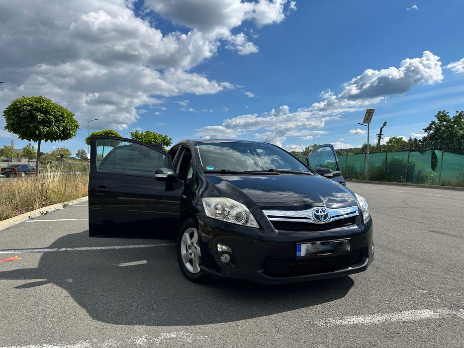 TOYOTA Auris 2011