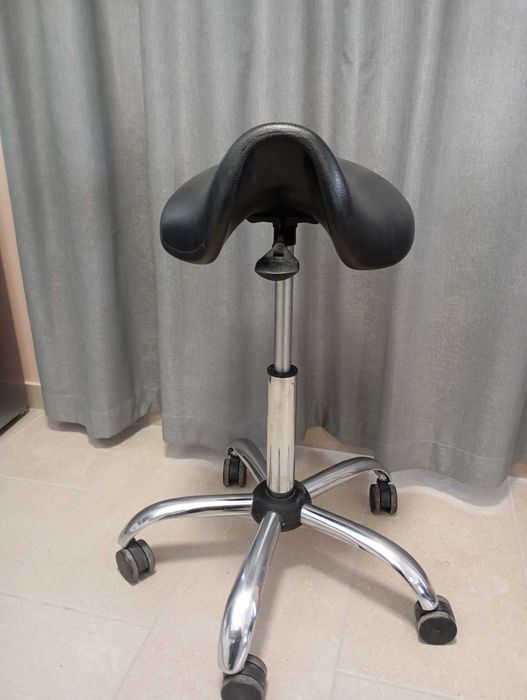 Стол,фризьорски,козметичен