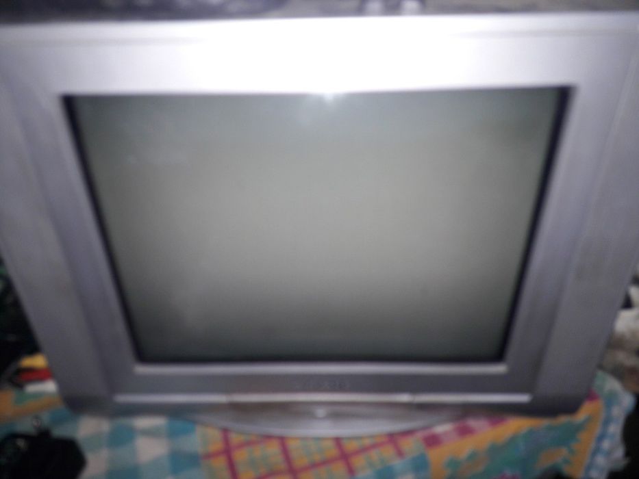телевизор ва тюнерча сотилади тез ва арзон булди всё чётка работает