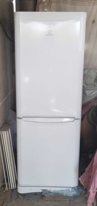 холодильник Indesit