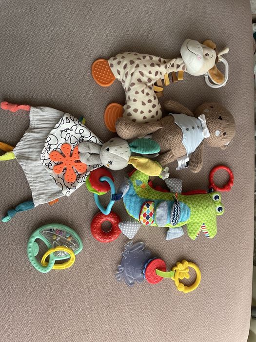 Голям лот бебешки играчки