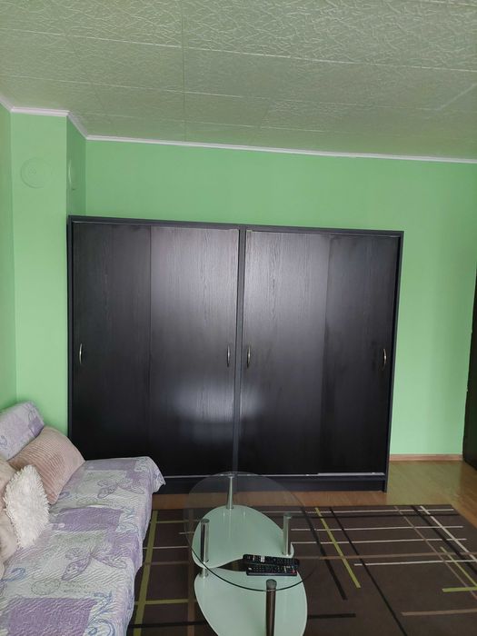 Гардероб с плъзгащи врати